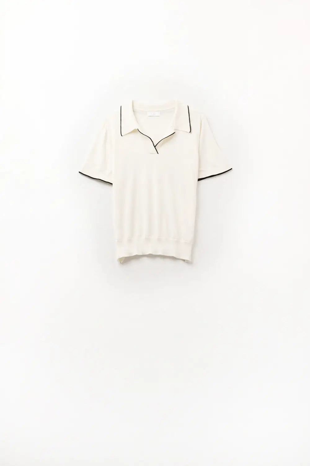 Q2 Beige knit polo shirt with contrasting detail