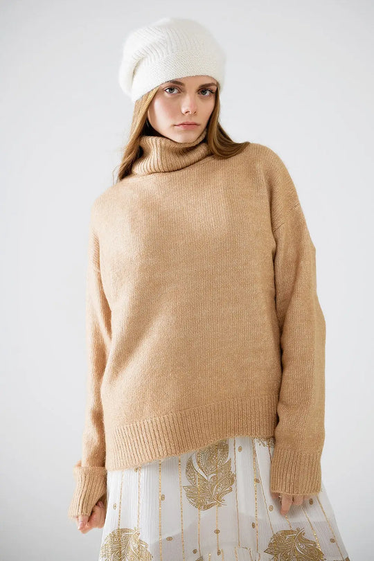 Beige turtleneck jumper with dropped sleeves - Sweaters