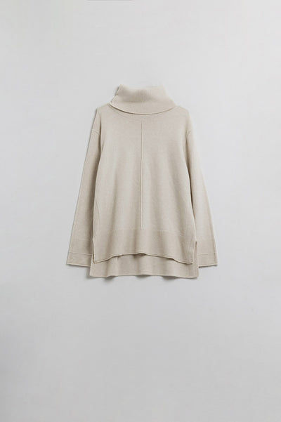Q2 Beige turtleneck sweater with front seam