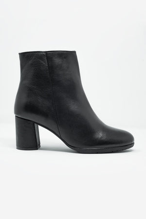 Q2 black blocked mid heeled ankle boots with round toe