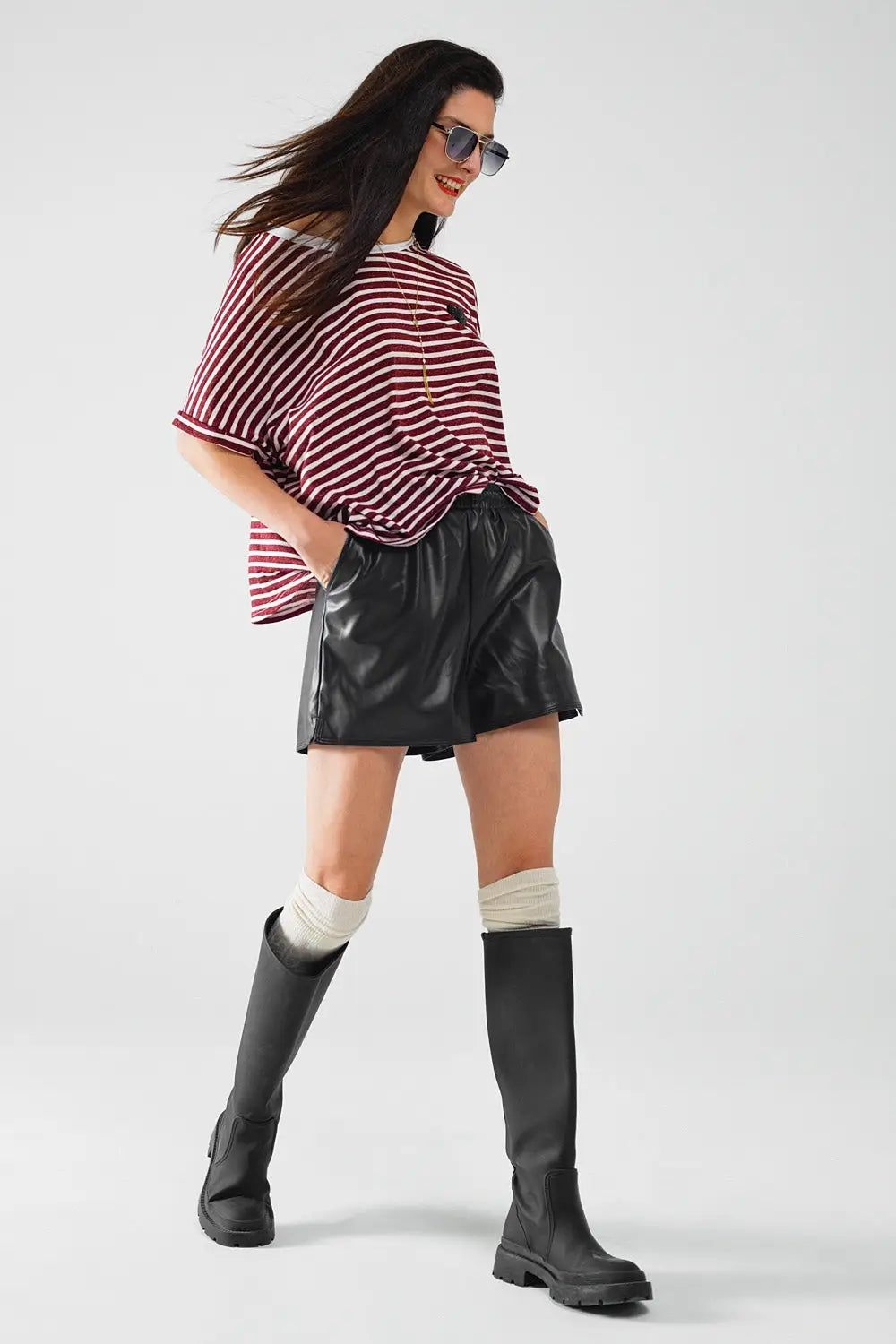 Black faux leather shorts with gathering at the waist with drawstring - Pants