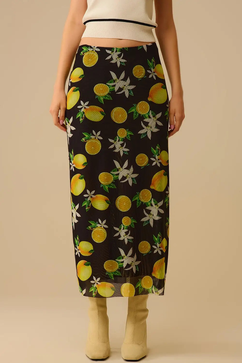 Q2 Black Fitted midi skirt with lemon print in mesh fabric