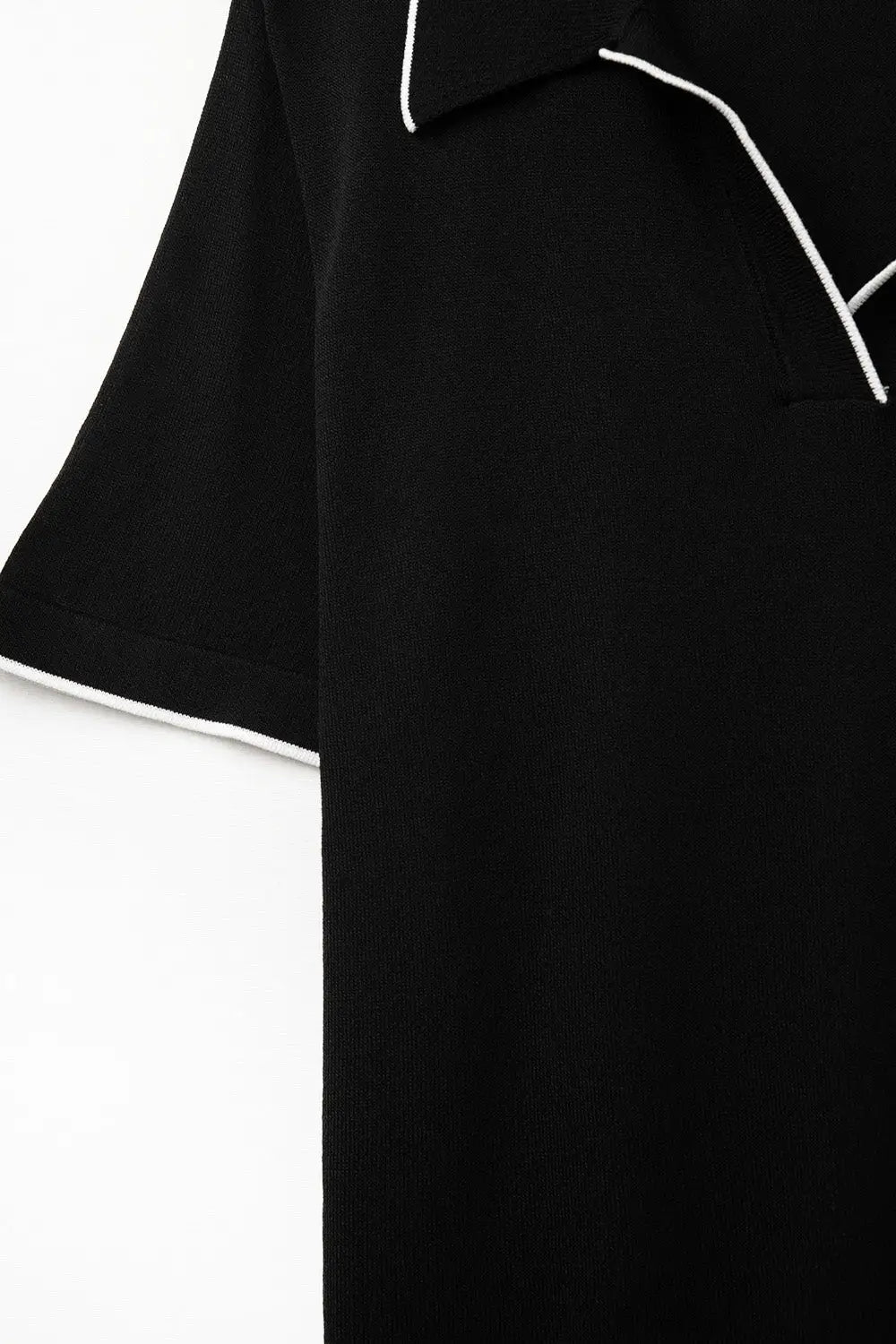 Black knit polo shirt with contrasting detail in white - One Size / Black