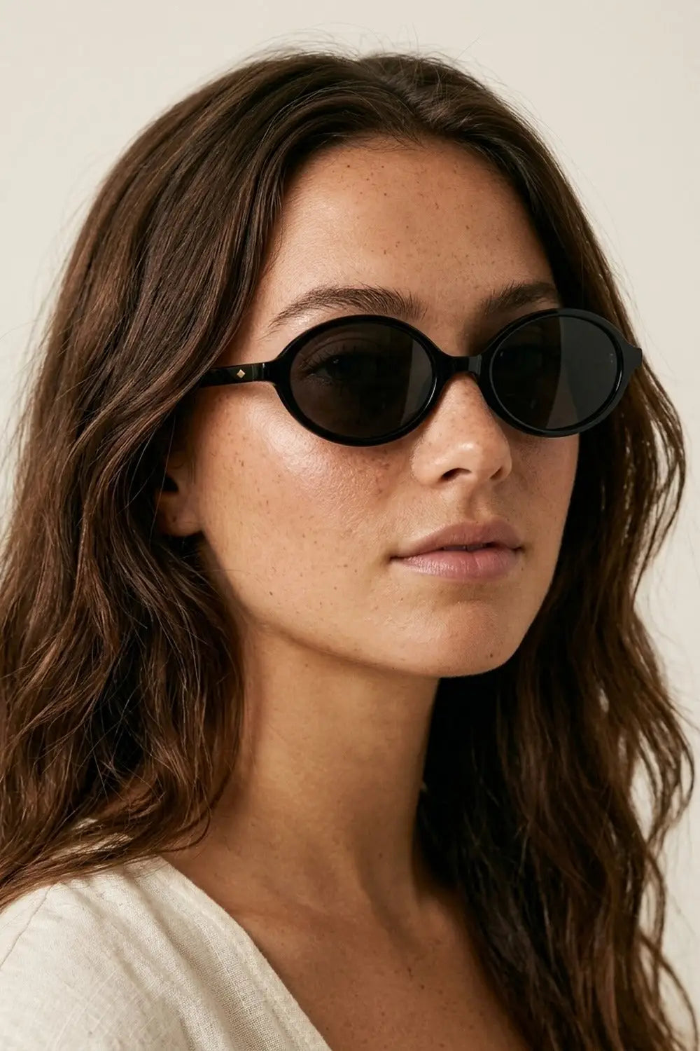 Black Oval Frame Glossy Finish Slim Retro Sunglasses - One Size / Black