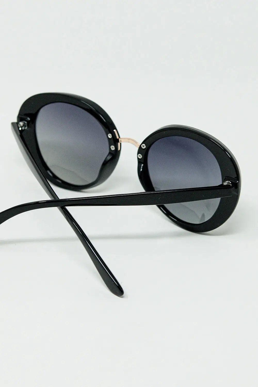 Black Oval Shaped Sunglasses with metal gold detail - One Size / Black