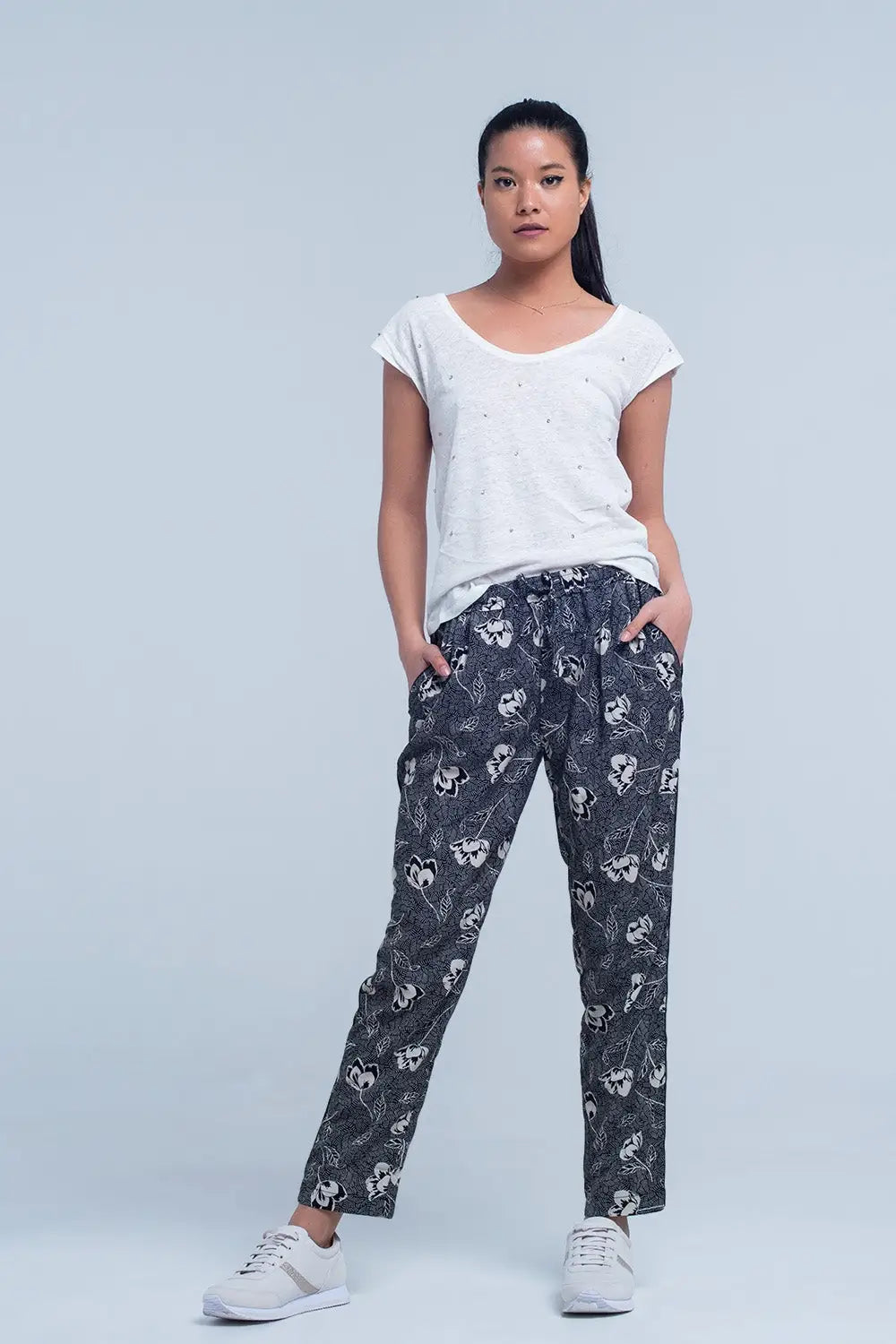Black pants with floral print - Pants