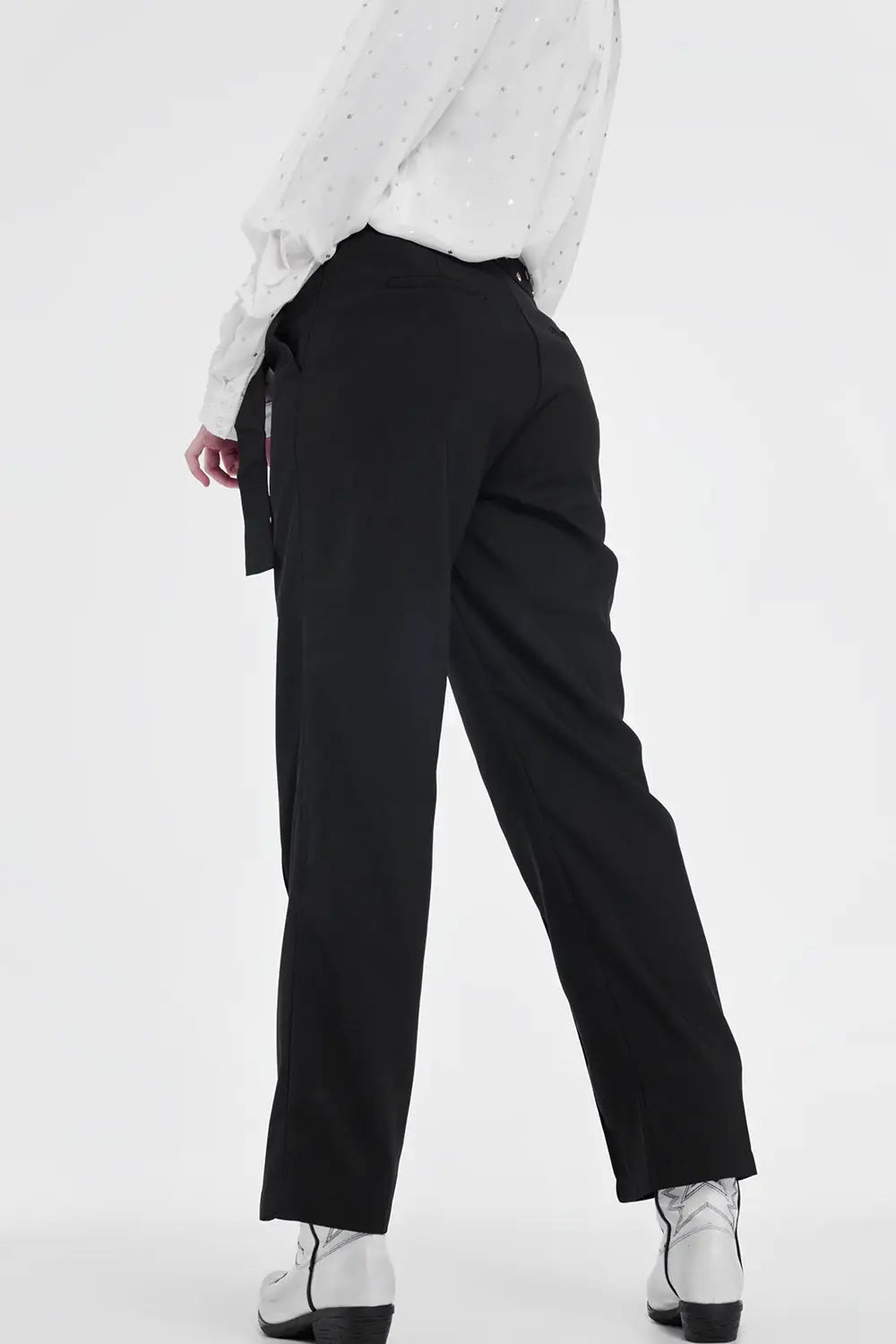 Black pants with wide legs and low hem - Pants