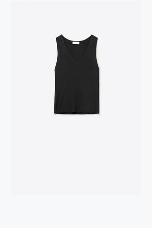 Q2 Black sleeveless fine knitted top With V-Neck