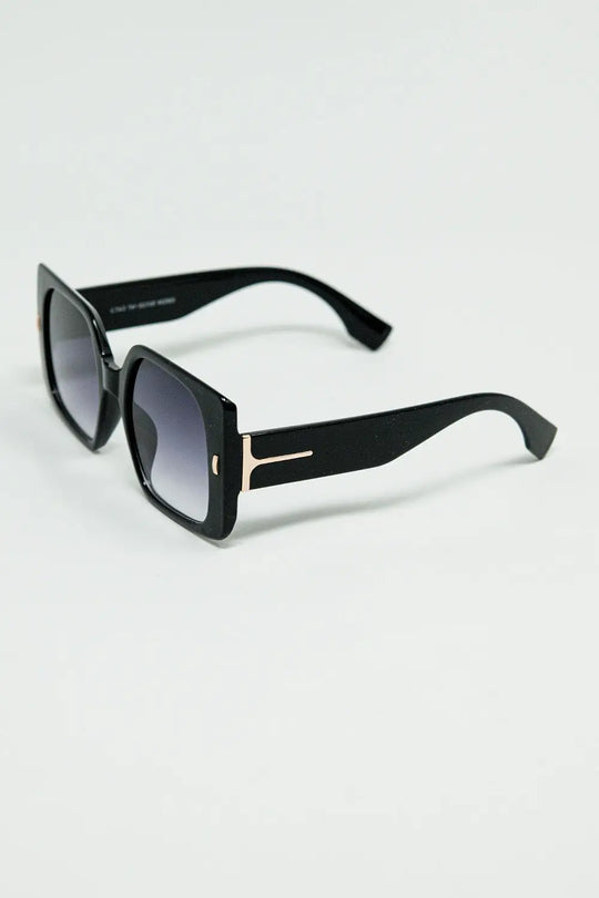 Black square sunglasses with gold detail on the side - One Size / Black