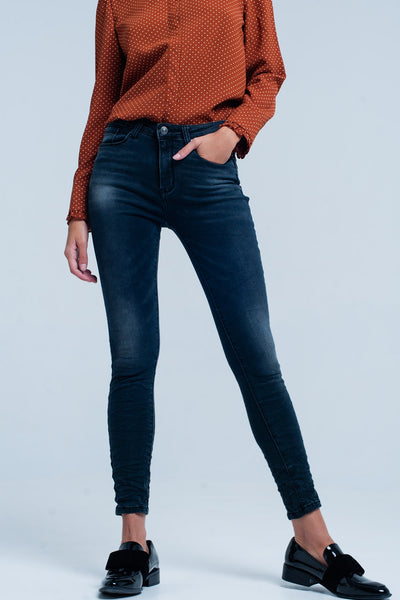 Black wrinkled skinny high-waisted jeans