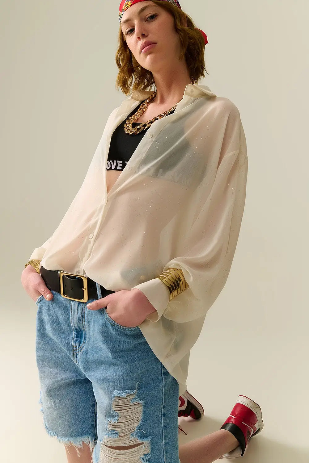 Q2 Blouse en chiffon beige doux avec détail pailleté