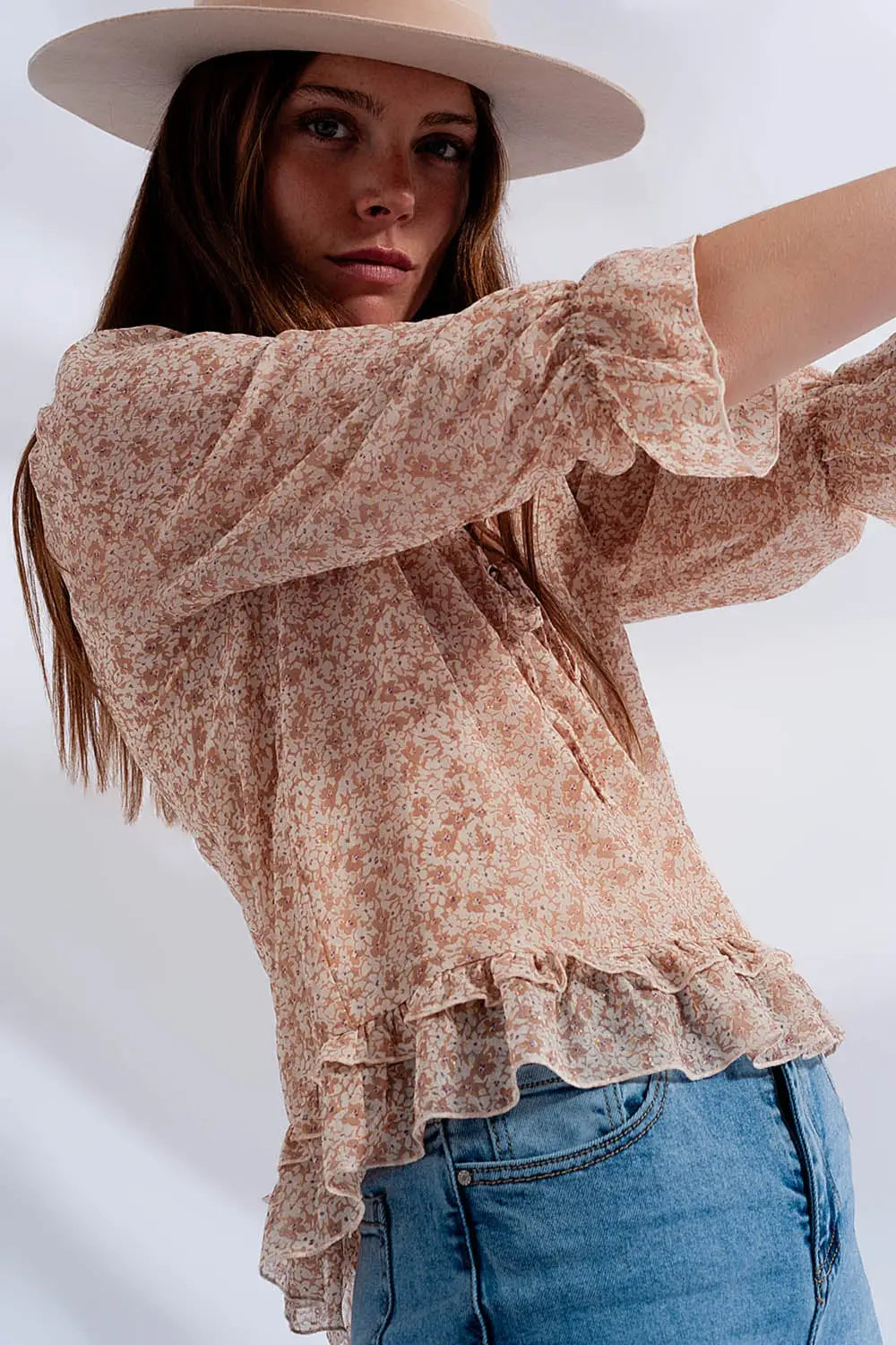 Blouse en mousseline avec lien sur le devant Imprimé à petites fleurs beige - Tee-Shirt