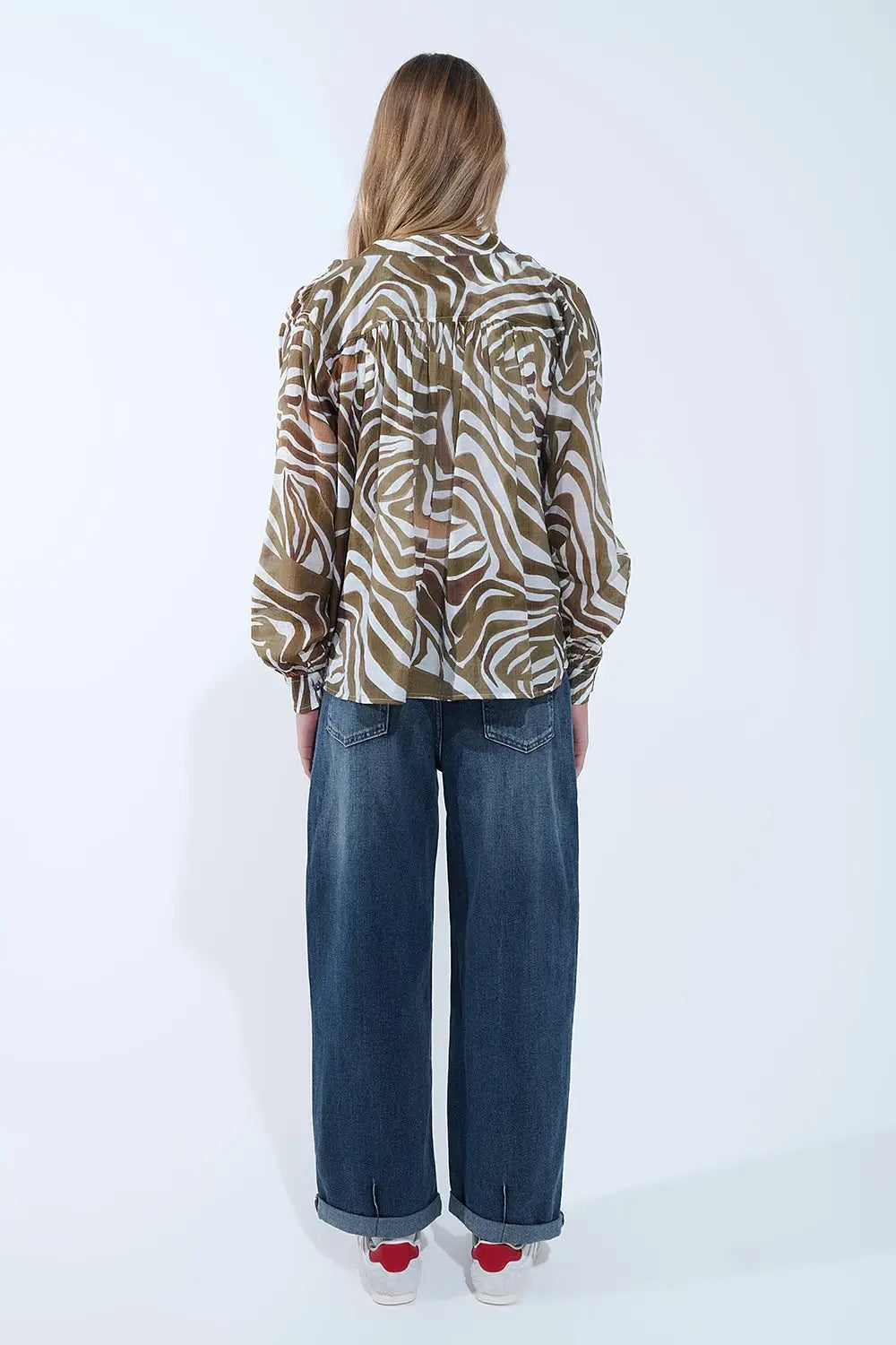 blouse en mousseline de soie fluide à imprimé zébré kaki - Tee-Shirt
