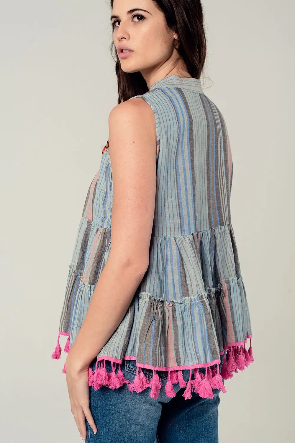 Blouse sans manche avec pompons et détails brodés gris - Tee-Shirt