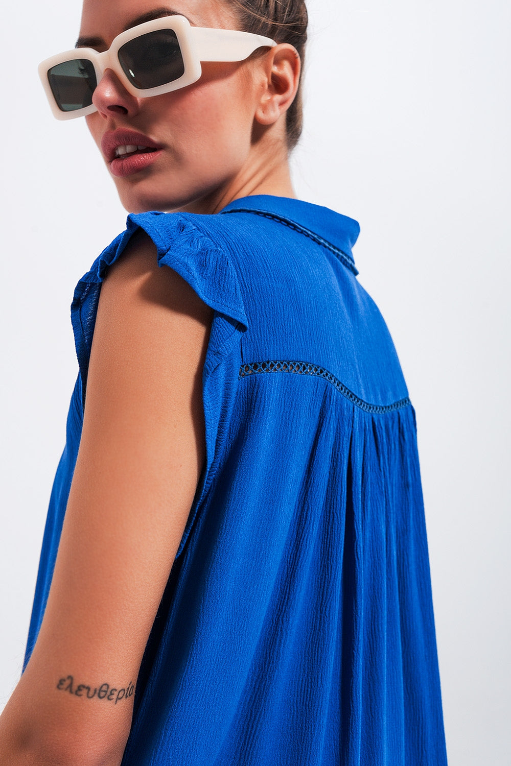 Blouse with frill sleeve in blue