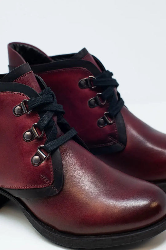 Bottes en cuir à lacets bordeaux - Chaussures