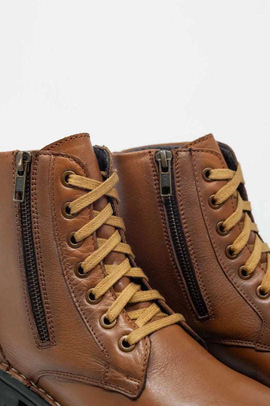 Bottes militaires à semelle épaisse en cuir marron - Chaussures