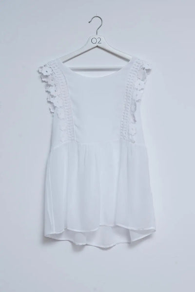 Q2 Broderie frill detail top in white