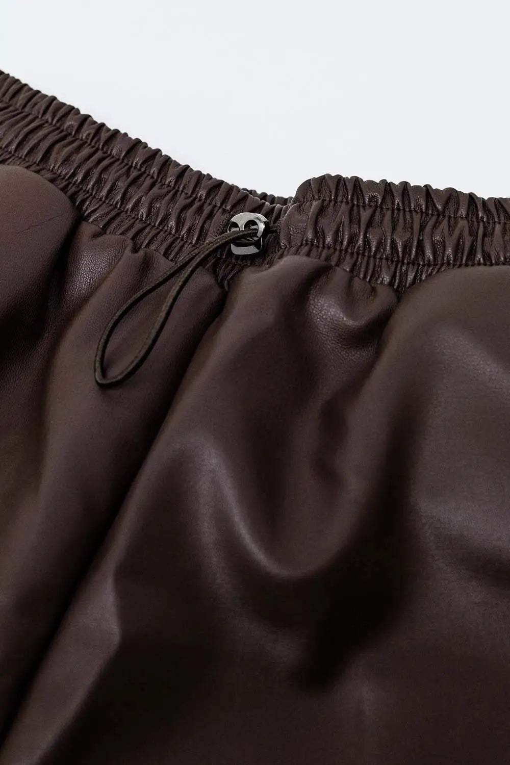 Brown faux leather shorts with gathering at the waist with drawstring - Pants