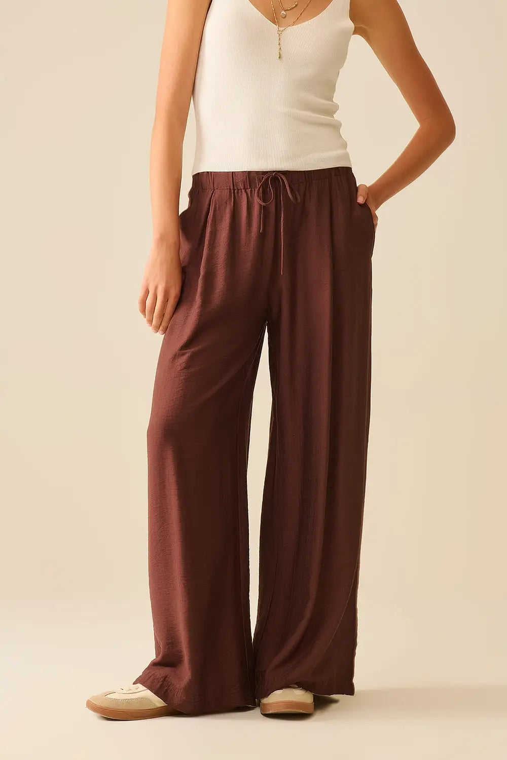Q2 Brown pants with wide leg in light viscose fabric