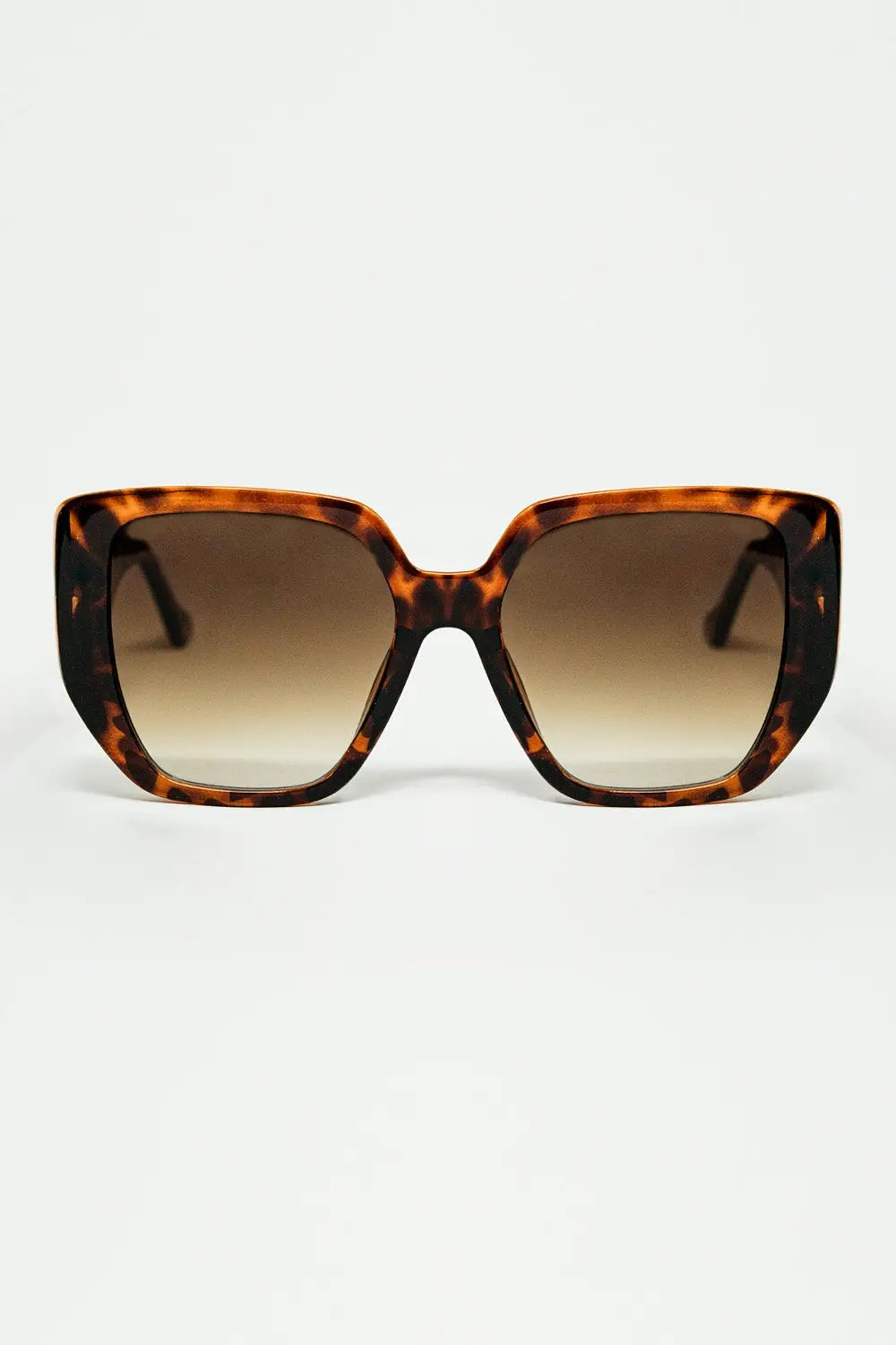 Q2 Brown pin-up style sunglasses with geometric design and cat eyes