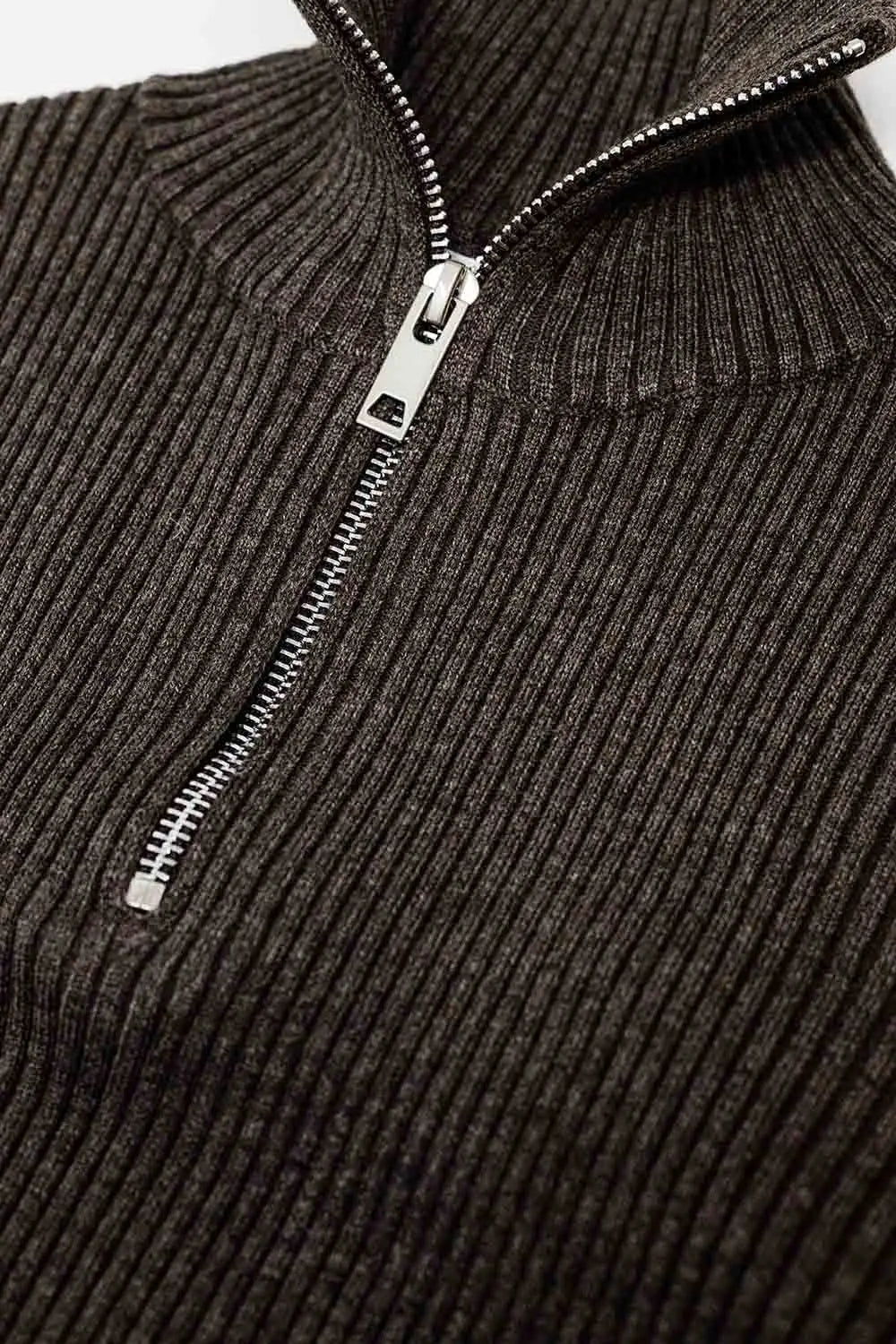 Brown ribbed fitted sweater with zip closure - Sweaters