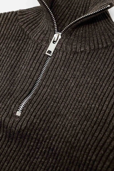 Brown ribbed fitted sweater with zip closure - Sweaters