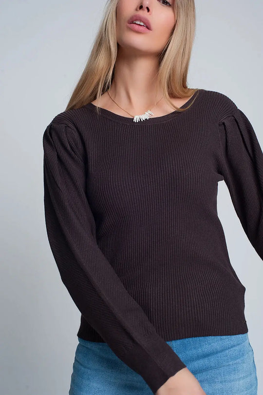 Brown sweater with long sleeves and shoulder ruffles - Sweaters