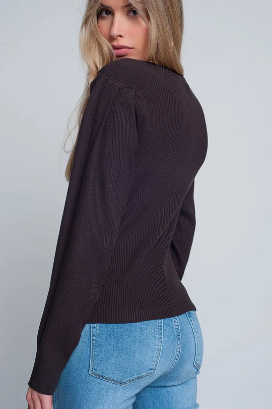Brown sweater with long sleeves and shoulder ruffles - Sweaters