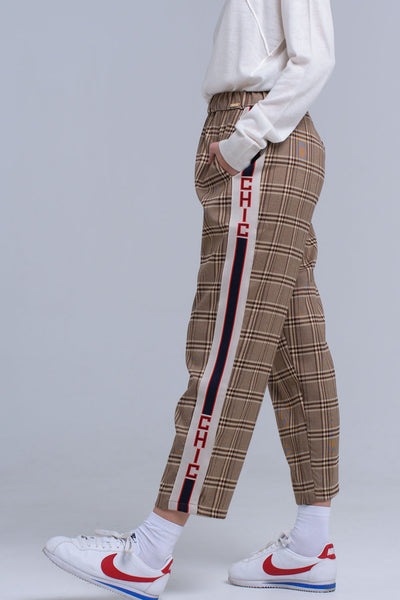 Brown tartan pattern pants