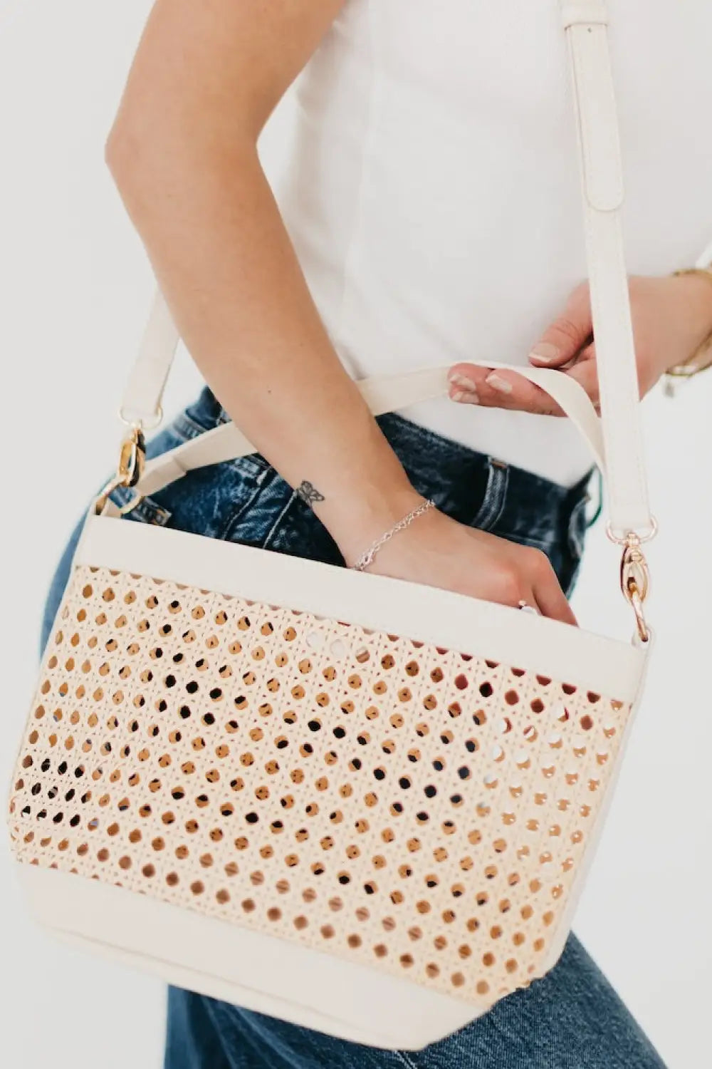 Bryce Woven Bucket Bag - Cream - Crossbody Bag