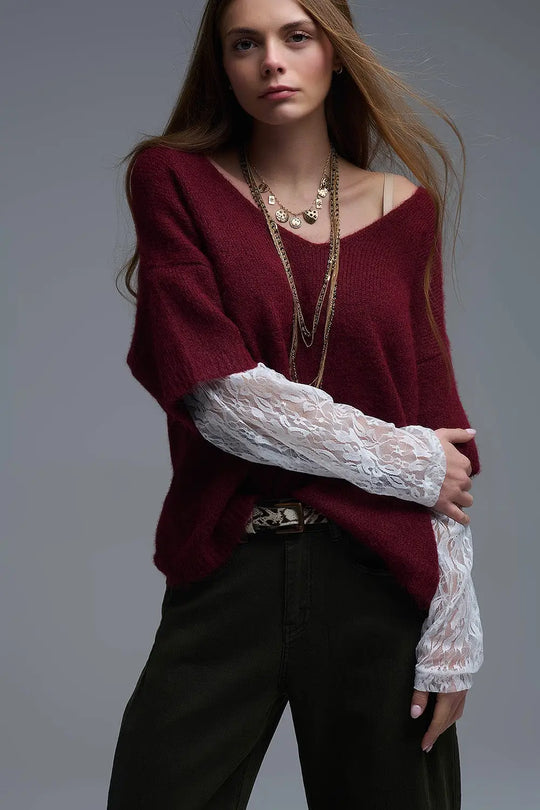 Q2 burgundy Contrast V-Neck Sweater with Contrasting White lace Sleeves (Pull à col en V contrasté bordeaux avec manches en
