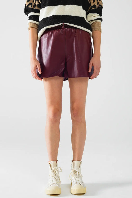 Q2 Burgundy faux leather shorts with gathering at the waist with drawstring