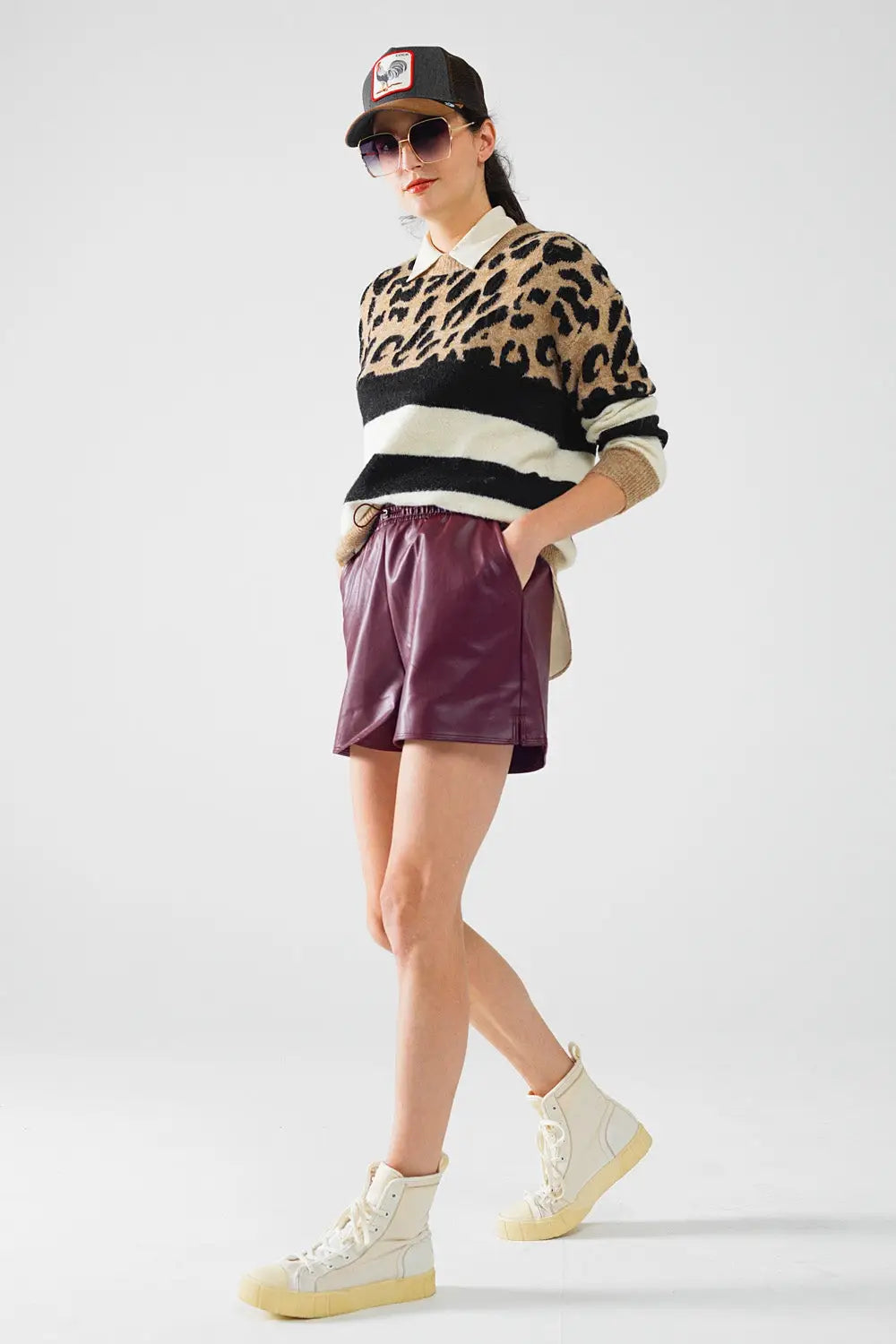 Burgundy faux leather shorts with gathering at the waist with drawstring - Pants