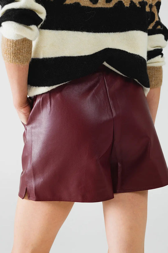 Burgundy faux leather shorts with gathering at the waist with drawstring - Pants