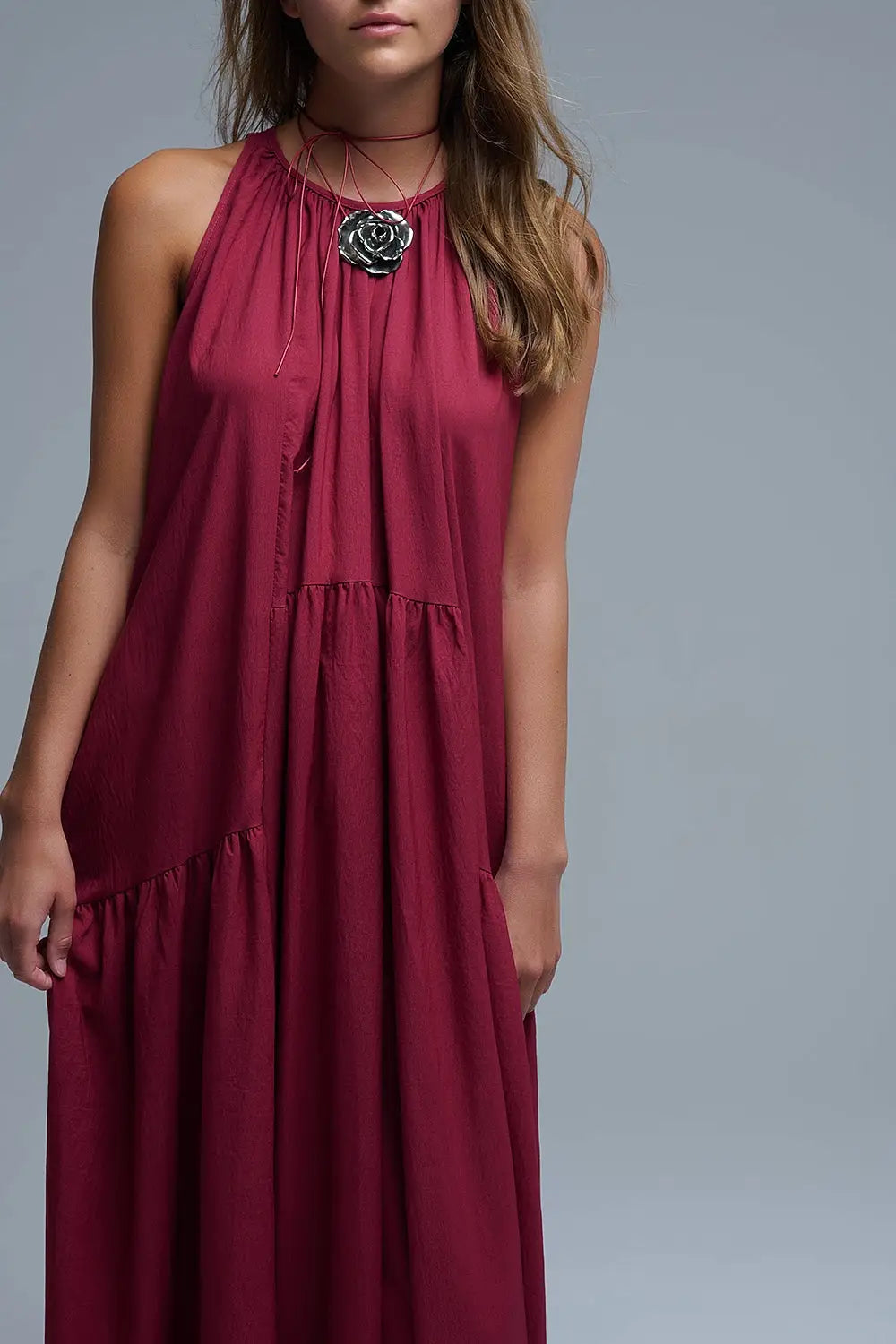 Burgundy Halter Neck Maxi Dress With Seam Detailing (Robe longue dos nu avec coutures) - Vestidos