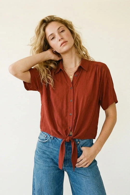 Q2 Button-down Short Sleeve Shirt with tie front hem in terracotta