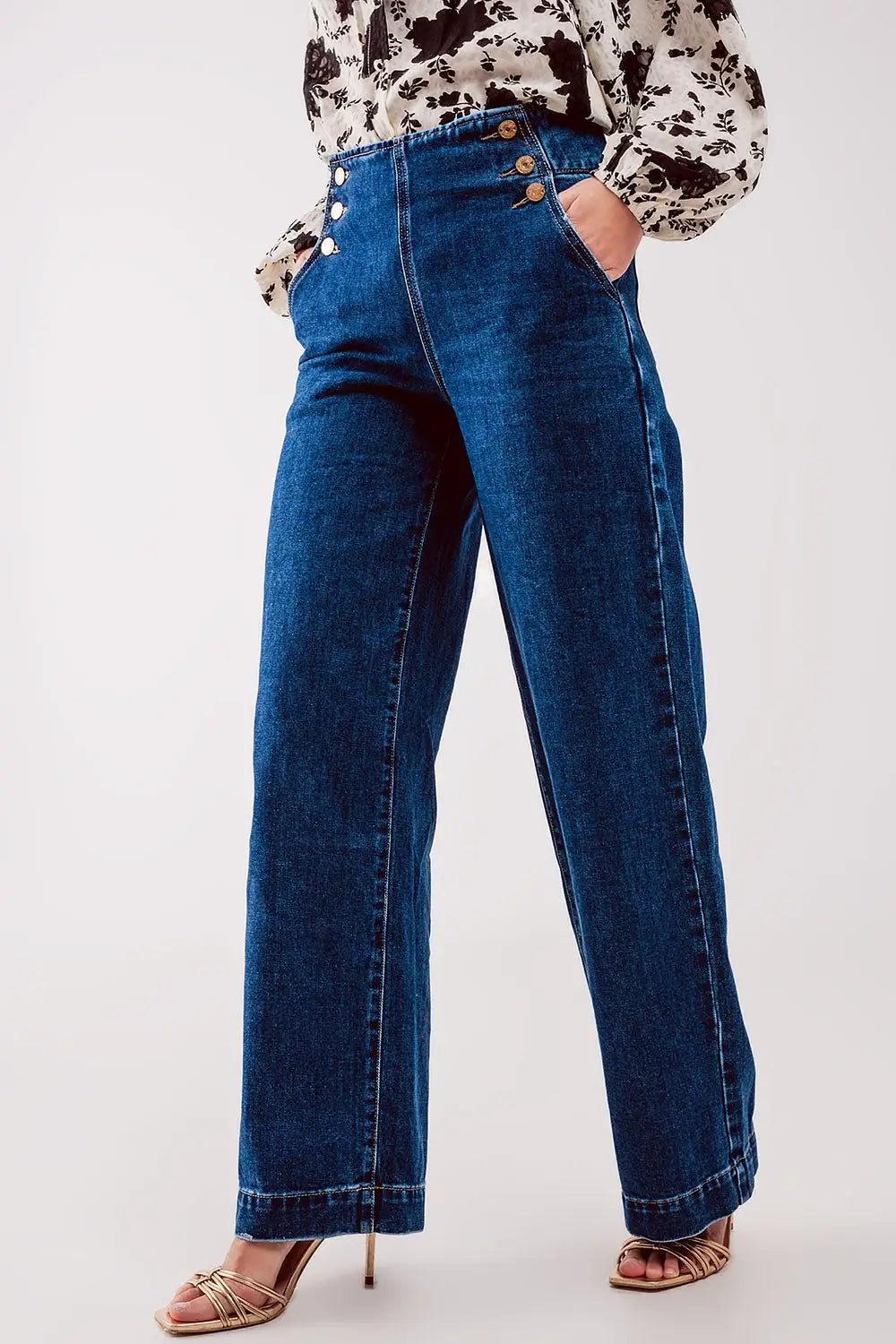 Button front jean in mid blue - Jeans