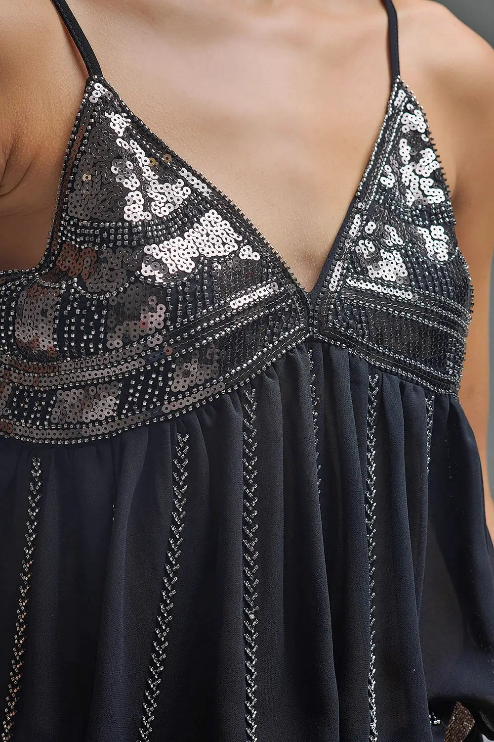 Camisole à paillettes avec ornements en noir - Tops