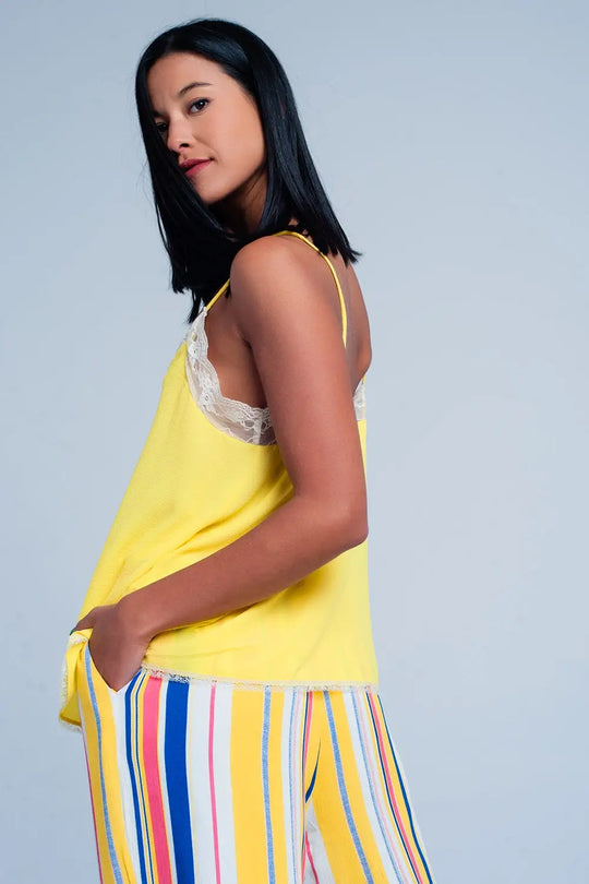 Caraco Jaune avec détail en dentelle - Tee-Shirt