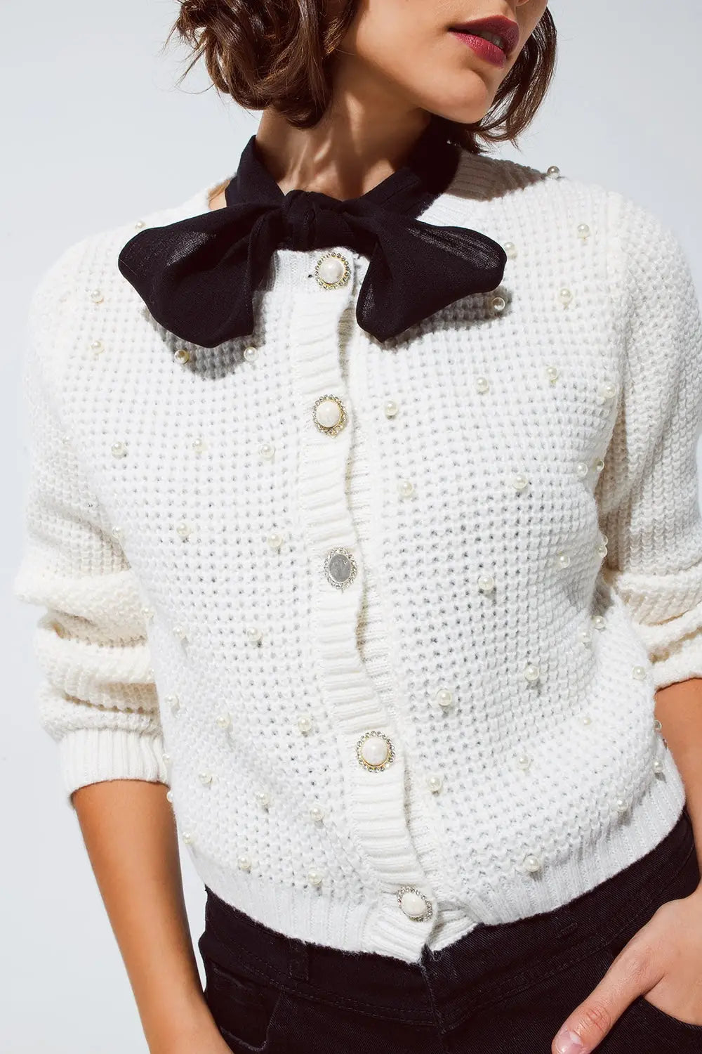 Cardigan blanc en tricot gaufré avec perles et boutons ornés en blanc - Pulls