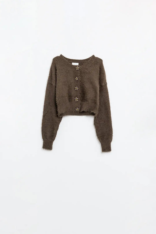 Q2 Cardigan court et moelleux de couleur marron avec des boutons en forme de fleurs