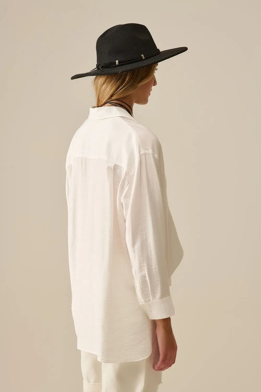 Chemise à coupe décontractée manches longues en blanc - Tee-Shirt