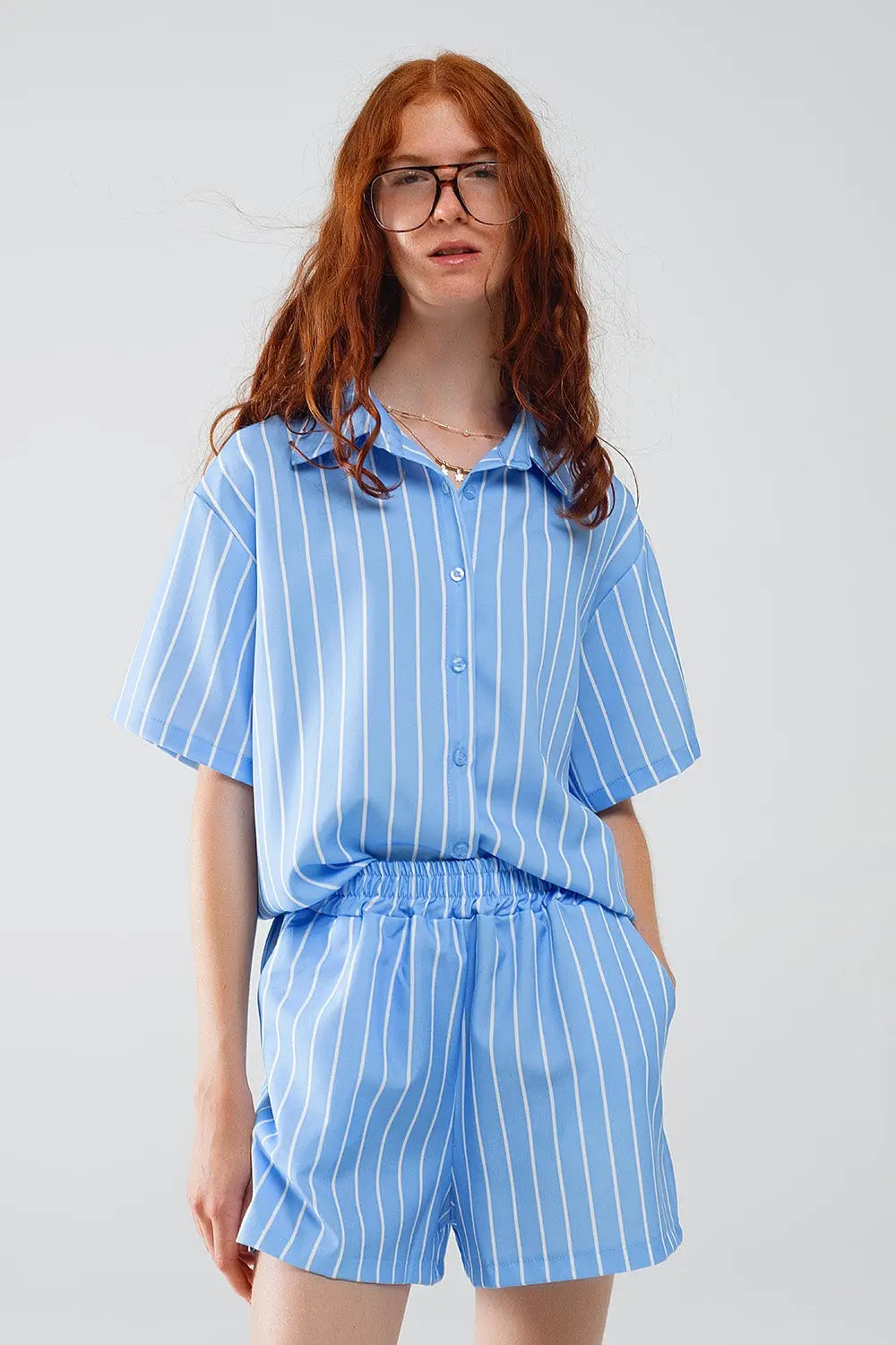 Chemise à manches courtes rayée bleue - Tee-Shirt