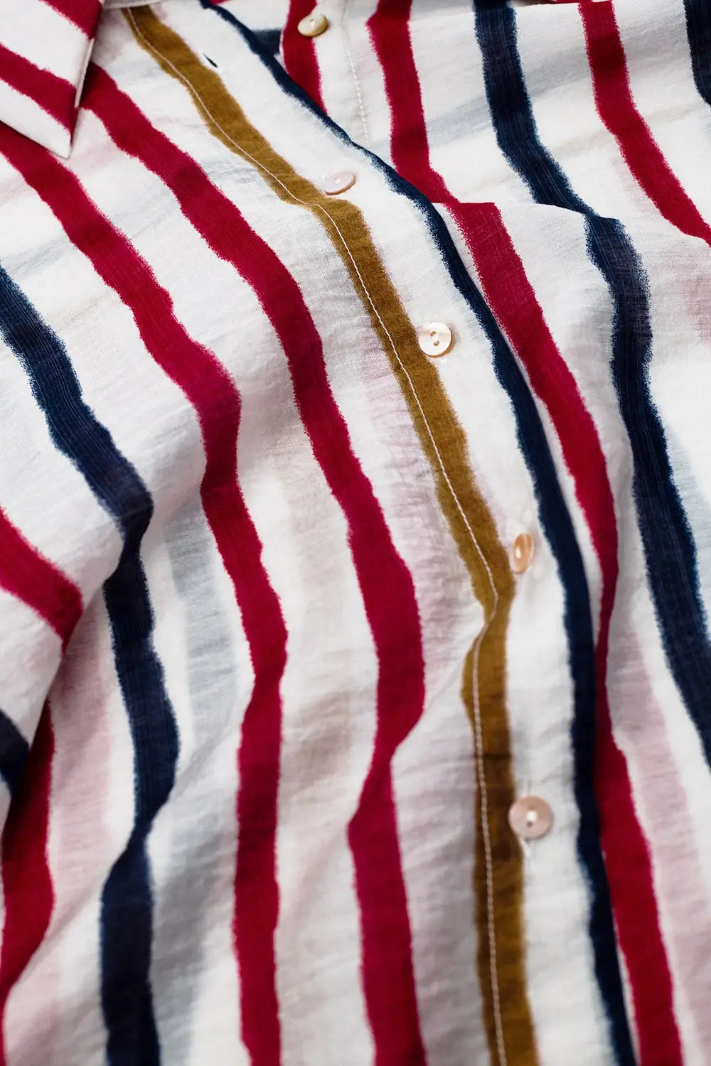 chemise à manches longues en mousseline de soie à rayures multicolores rouge et marine - Tee-Shirt