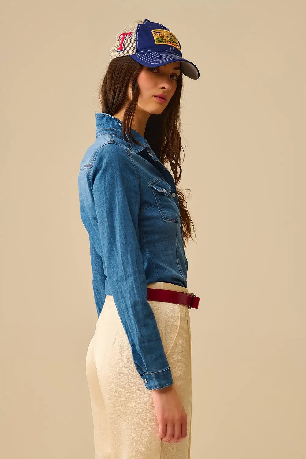 Chemise ajustée en denim extensible avec poches sur la poitrine - Tee-Shirt