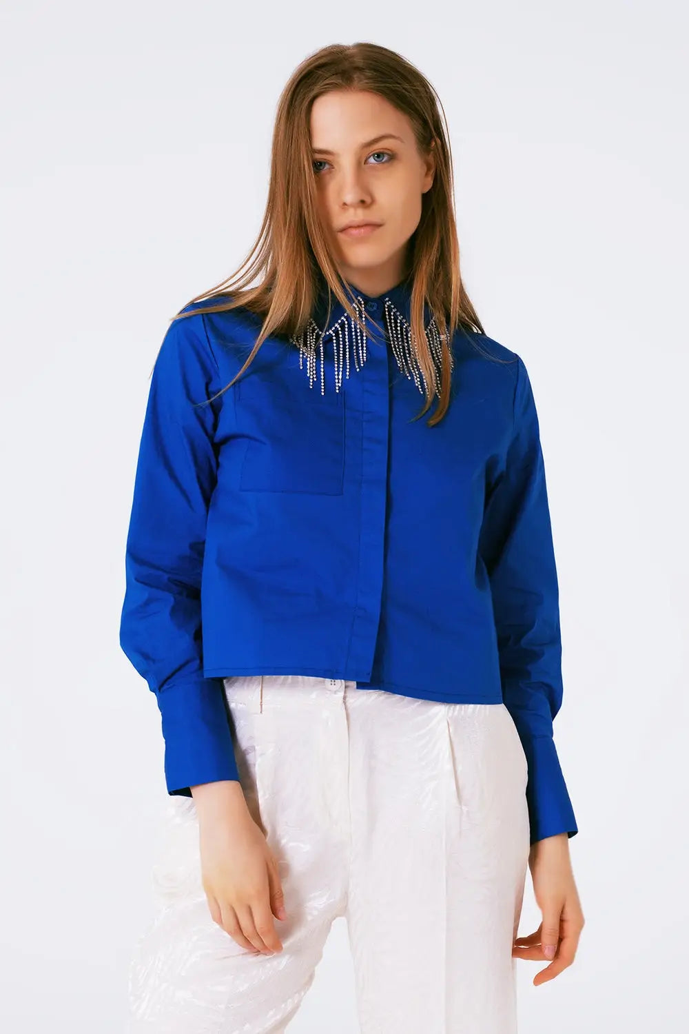 Chemise avec col à franges et strass en bleu - Tee-Shirt
