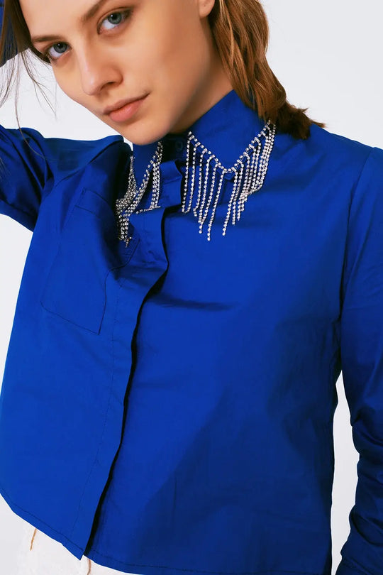 Chemise avec col à franges et strass en bleu - Tee-Shirt