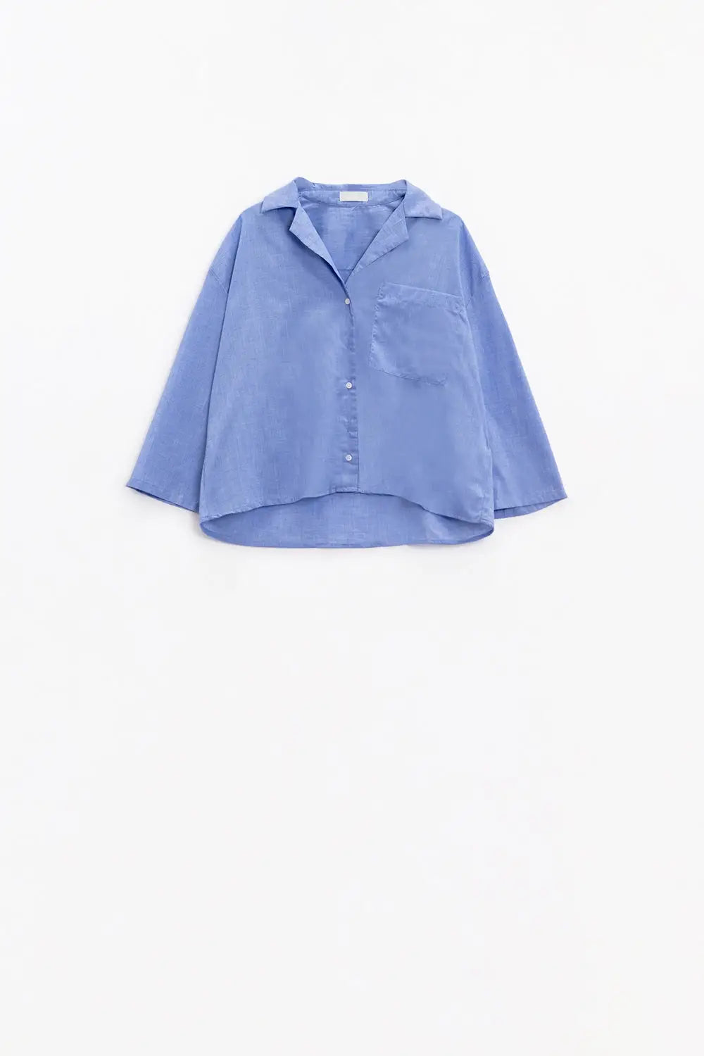 Chemise bleue à manches 3/4 larges avec une poche sur la poitrine - Tee-Shirt