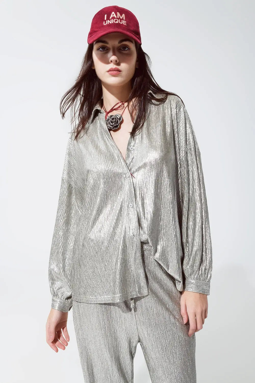 Q2 Chemise boutonnée à la coupe décontractée et aux manches ballon en argent